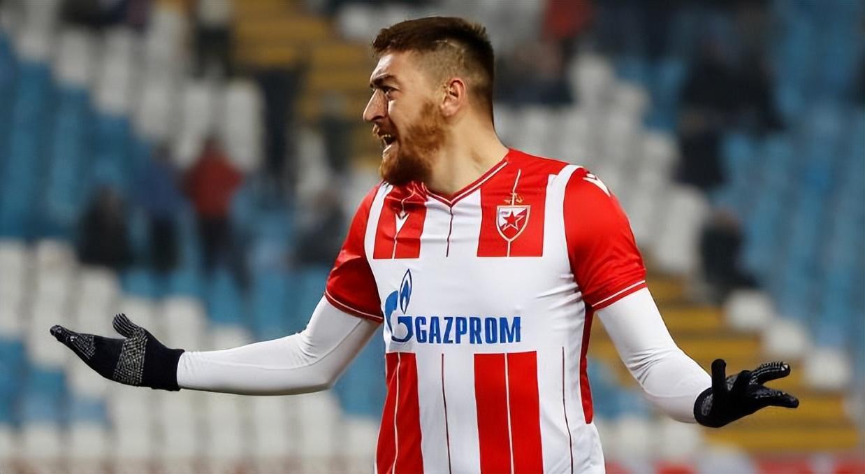 ayx中国-鲁能与国安的比赛没开踢！前腰位置最强底牌就将亮相，值得期待