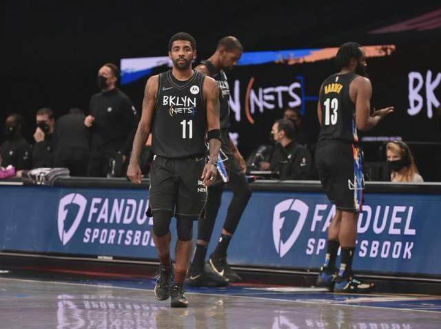 三个臭皮匠赛过诸葛亮 三个诸葛亮？卡椒也投降！